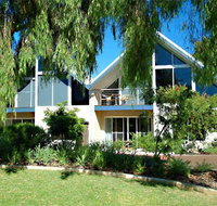 White Sands Holiday Villas - Accommodation Brisbane
