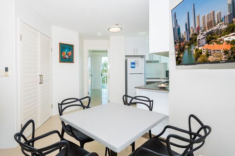 The Emerald Surfers Paradise - Accommodation Brisbane 10