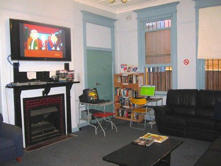 Blue Parrot Backpackers - Accommodation Brisbane 3