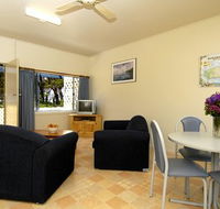 Island Coastal Units - Accommodation Brisbane