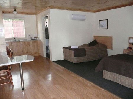 Black Gold Country Cabins - Accommodation Brisbane 3