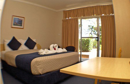 All Seasons Country Lodge - Accommodation Brisbane 1