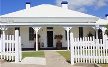 Smoky Cape Lighthouse Bed And Breakfast - Accommodation Brisbane 2