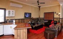 Top Of The Range Retreat - Accommodation Brisbane 0
