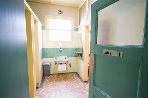 Grand Hotel - Accommodation Brisbane 9