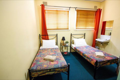 Grand Hotel - Accommodation Brisbane 11