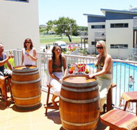 Emu's Beach Resort - Accommodation Brisbane