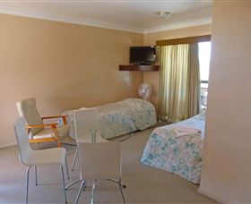 Suncourt Motor Inn - Accommodation Brisbane 0