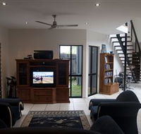 Dolphin Beach House - Accommodation Brisbane