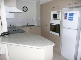 Pelican Cove Apartments - Accommodation Brisbane 3