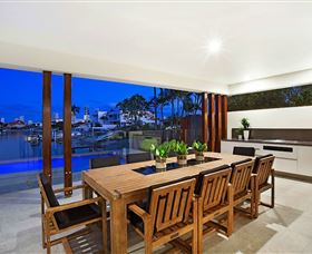 CÃ©st La Vie Elite Holiday Home - Accommodation Brisbane 2