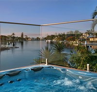 Sanctuary on Water Elite Holiday Home - Accommodation Brisbane