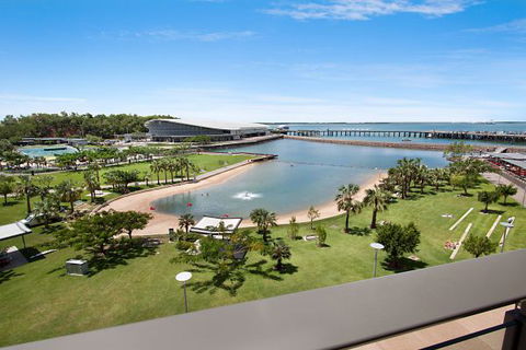Akuna Waterfront - Accommodation Brisbane 4