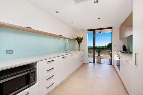 Akuna Waterfront - Accommodation Brisbane 9