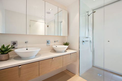 Akuna Waterfront - Accommodation Brisbane 10