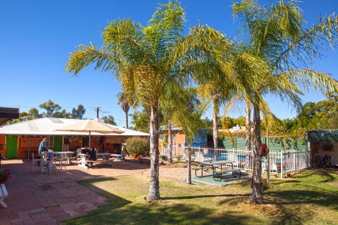 Alice Lodge Backpackers - Accommodation Brisbane 9