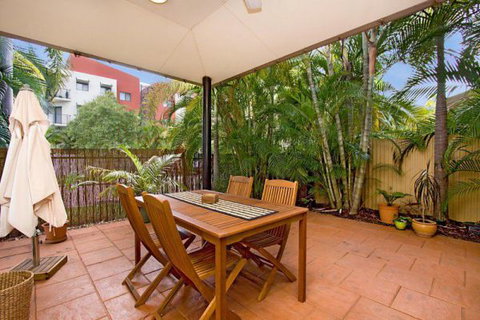 Garunya Executive Townhouse - Accommodation Brisbane 0