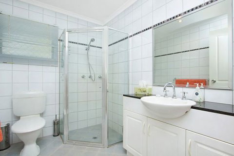 Garunya Executive Townhouse - Accommodation Brisbane 5