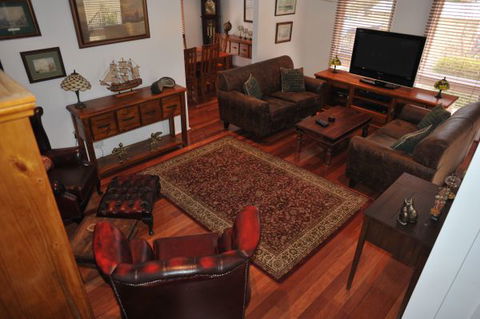 The Pommy Tree Bed And Breakfast - Accommodation Brisbane 1