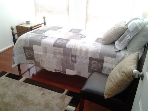 The Pommy Tree Bed And Breakfast - Accommodation Brisbane 4