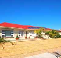 Christies Cottage for holidays and relocations. - Accommodation Brisbane