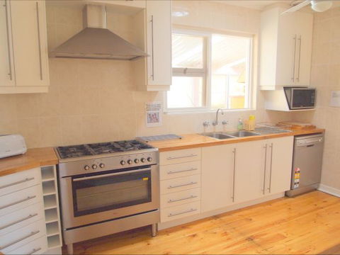 Christies Cottage For Holidays And Relocations. - Accommodation Brisbane 4