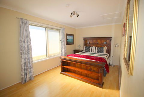 Christies Cottage For Holidays And Relocations. - Accommodation Brisbane 20