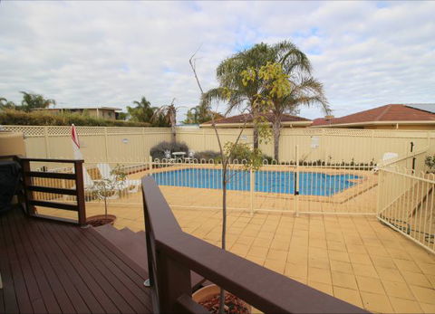 Christies Cottage For Holidays And Relocations. - Accommodation Brisbane 21