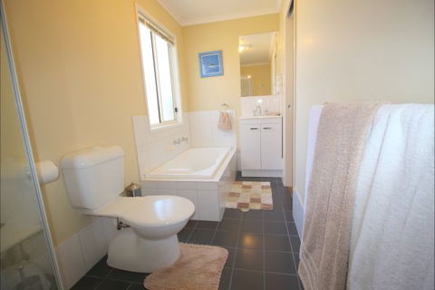 Christies Cottage For Holidays And Relocations. - Accommodation Brisbane 25