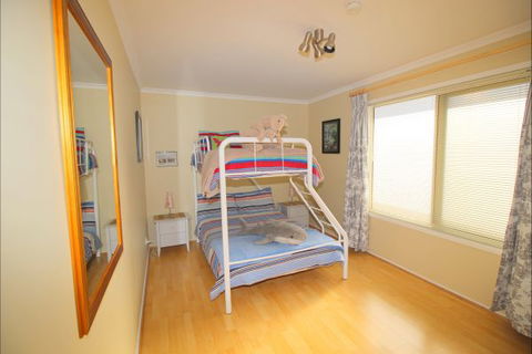 Christies Cottage For Holidays And Relocations. - Accommodation Brisbane 26