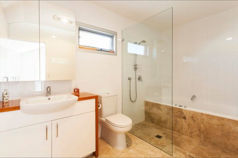 Designer Style - Accommodation Brisbane 6