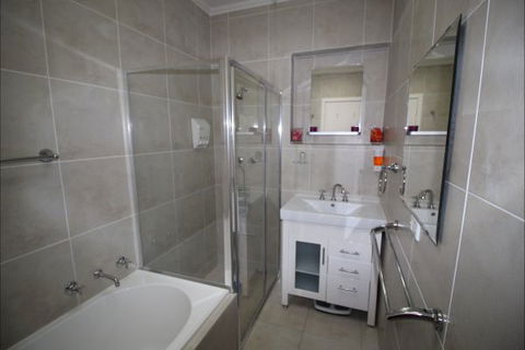 Christies Cottage For Holidays And Relocations. - Accommodation Brisbane 14