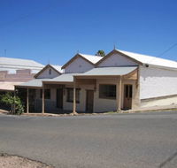 Carmines Antiques and Accommodation - Accommodation Brisbane