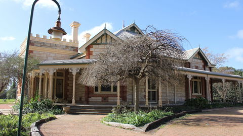 Cockburn House - Accommodation Brisbane 0