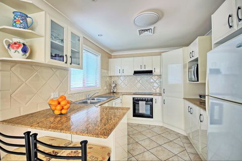 Aqua Leaf Apartment - Accommodation Brisbane 0