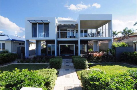 Aqua Leaf Apartment - Accommodation Brisbane 2