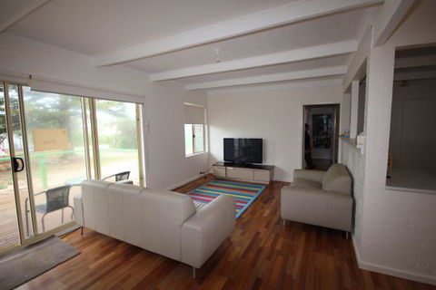 LJ Hooker Goolwa Holiday Rentals - 42 Underwood Avenue, Goolwa Beach - Accommodation Brisbane 12