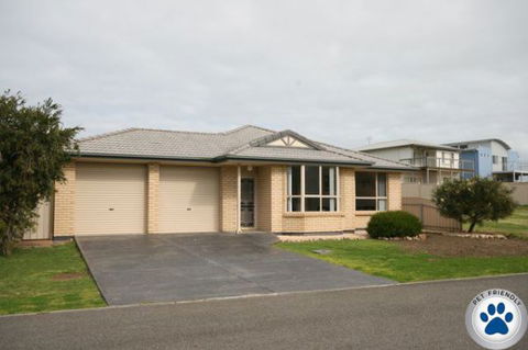 LJ Hooker Goolwa Holiday Rentals - 42 Underwood Avenue, Goolwa Beach - Accommodation Brisbane 20