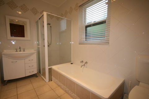 LJ Hooker Goolwa Holiday Rentals - 42 Underwood Avenue, Goolwa Beach - Accommodation Brisbane 26