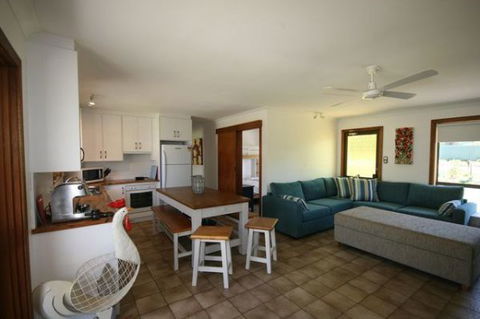LJ Hooker Goolwa Holiday Rentals - 15 Eaton Avenue, Goolwa Beach - Accommodation Brisbane 2