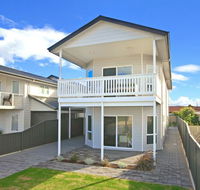 Century 21 SouthCoast White Caps - Accommodation Brisbane
