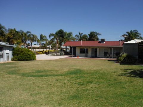 The Palms - Accommodation Brisbane 0