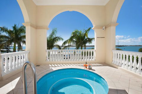 The Grand Apartments - Accommodation Brisbane 4