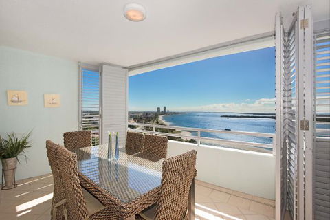 The Grand Apartments - Accommodation Brisbane 6