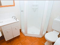 Montgomery's Private Hotel  YHA - Accommodation Brisbane