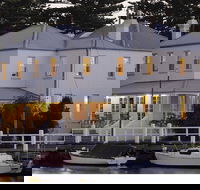 Oscars Waterfront Boutique Hotel - Accommodation Brisbane