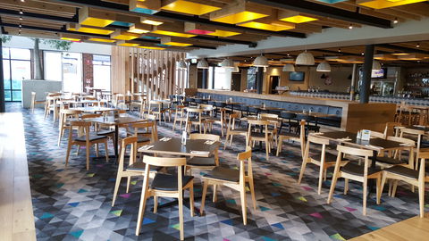 Highlander Hotel Bar Kitchen Rooftop - Accommodation Brisbane 6