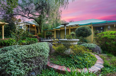 Bendigo Cottages Bed And Breakfast - Accommodation Brisbane 0