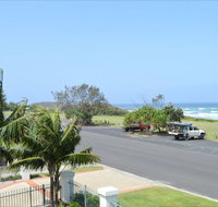 Breakers 1 / 5 at Yamba - Accommodation Brisbane