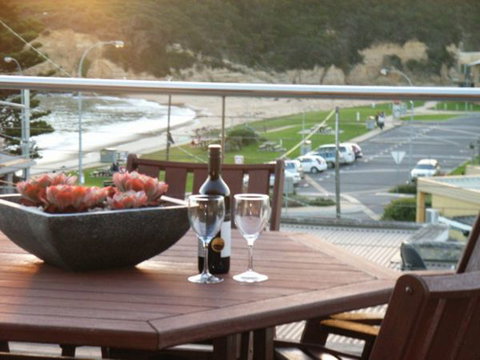 C-Deck Beach House Apartment - Accommodation Brisbane 6